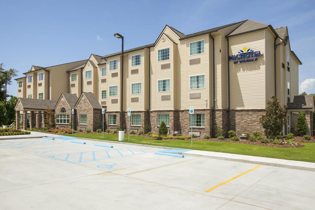 Microtel Inn & Suites Belle Chasse Exterior photo